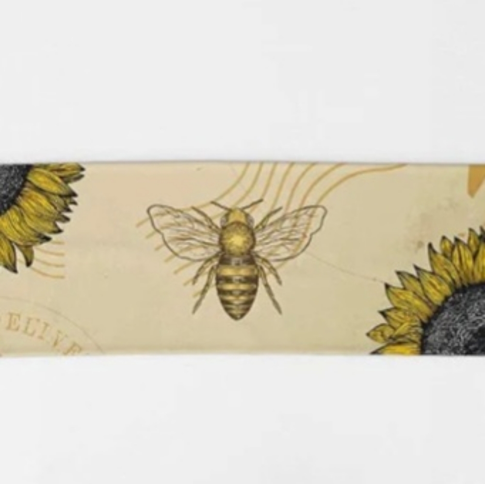 Bee Table Runner - Picture 2 of 9